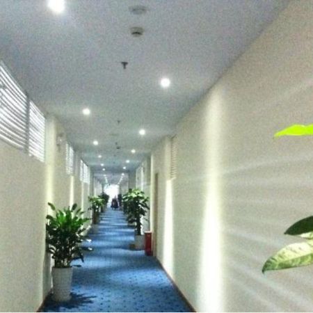 7 Days Inn Chengdu East Railway Station West Squar Exterior foto